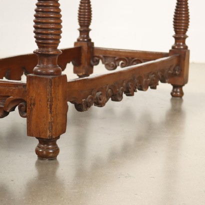 Baroque table in walnut