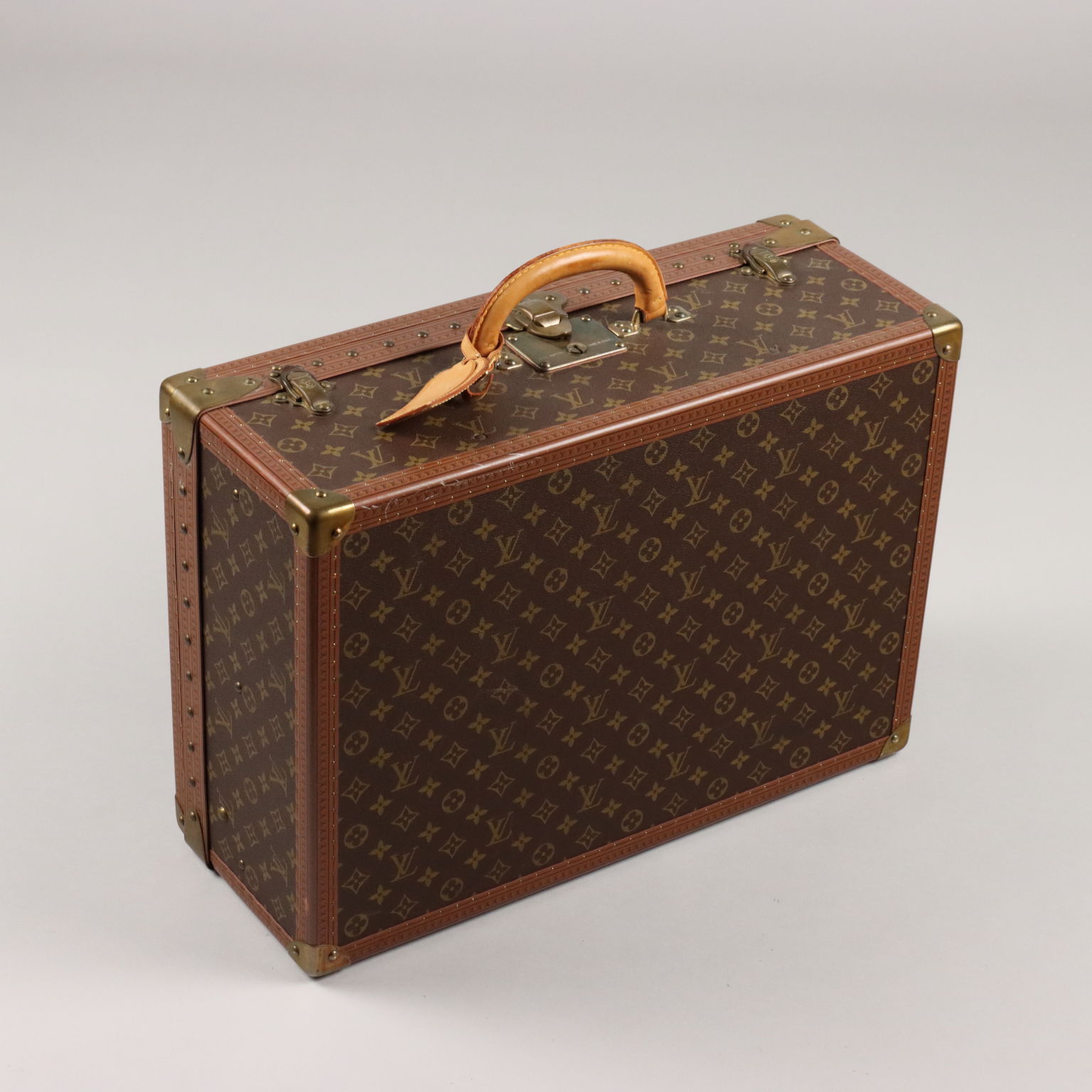 Louis Vuitton Alzer 55 Koffer  Vintage Klamotten und Textilien