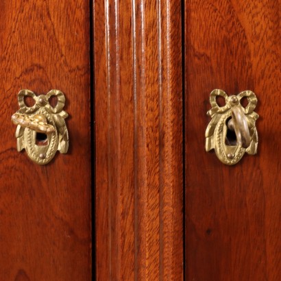 Credenza in Stile Neoclassico