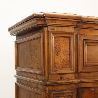 Credenza Costruita con Parti Antiche