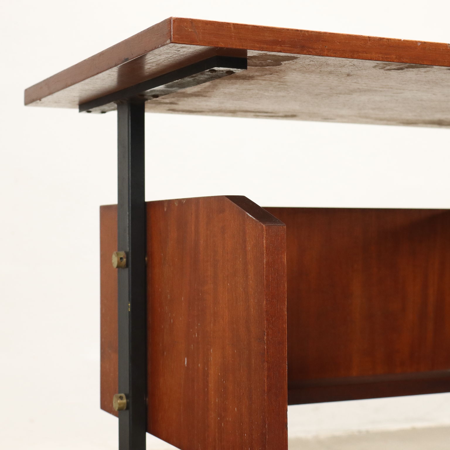 Scrivania vintage in teak con 7 cassetti, 1960