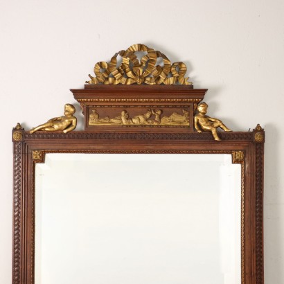 Miroir de style néoclassique