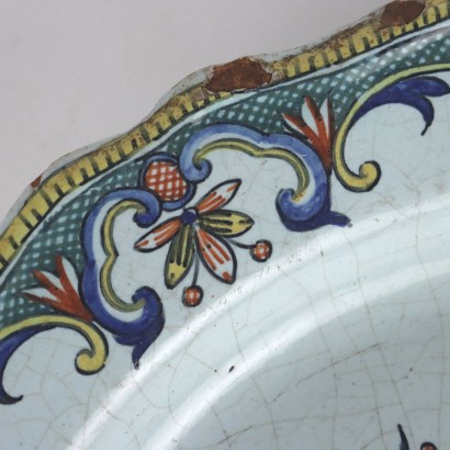 Piatto in Maiolica Rouen