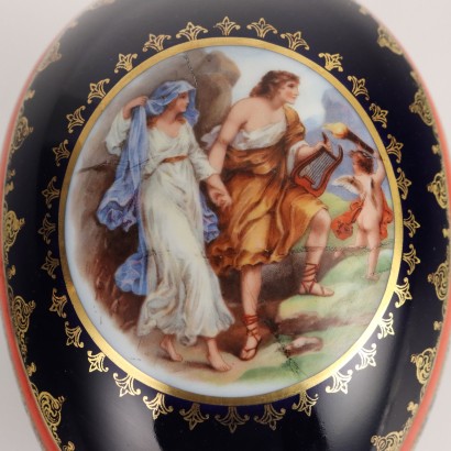 Egg-Shaped Porcelain Box