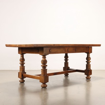 Table En Noyer De Style Baroque