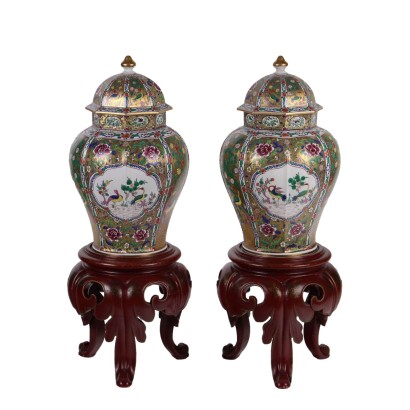 Paar Antike Vasen aus Porzellan Holz China des XX Jhs