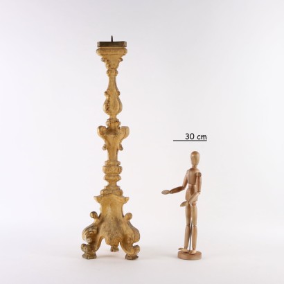 Porte-flambeaux en bois sculpté et doré