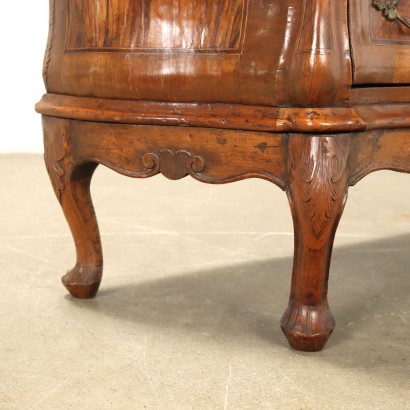 Petite commode de style baroque