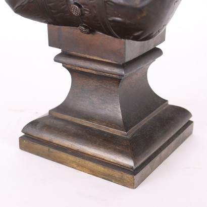 Busto di Giovane Donna In Bronzo