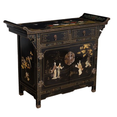 Tipica Credenza Orientale