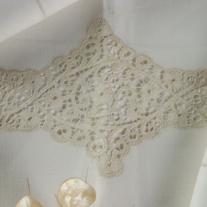 Double with 2 Pillow Cases in Lace Can