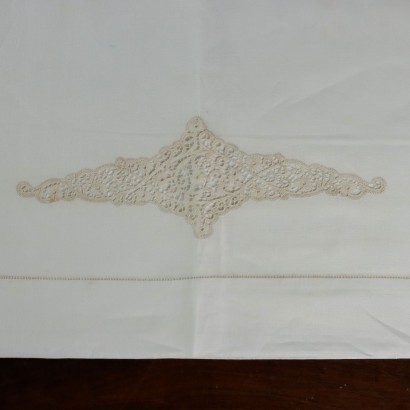 Double with 2 Pillow Cases in Lace Can