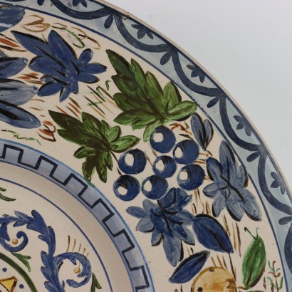 Piatto da Parata in Maiolica Policroma