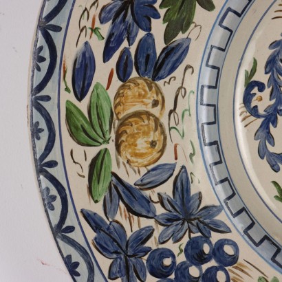 Piatto da Parata in Maiolica Policroma