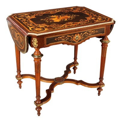 Table basse du début des années 1900 de style néoclassique