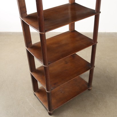 Etagere,Etagere Restaurierung in Nussbaum