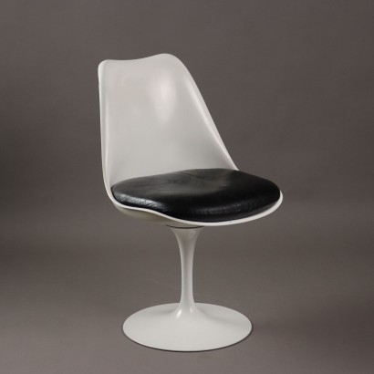 Sedia 'Tulip' di Eero Saarinen per Knoll