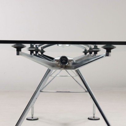 Table 'Nomos' de Norm,Norman Foster,Norman Foster,Norman Foster,Norman Foster,Norman Foster,Norman Foster,Norman Foster,Norman Foster