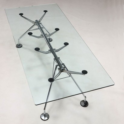 Table 'Nomos' de Norm,Norman Foster,Norman Foster,Norman Foster,Norman Foster,Norman Foster,Norman Foster,Norman Foster,Norman Foster