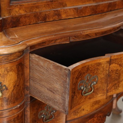 Commode à tiroirs avec vitrine, vitrine de style Chippendale