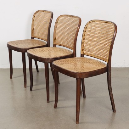 Cinco sillas estilo Thonet