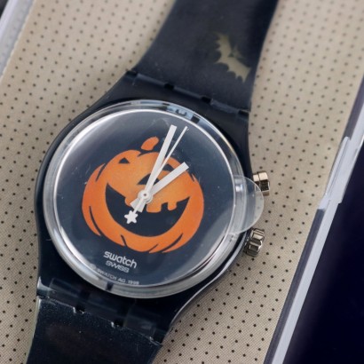 SWATCH HALLOWEEN LOOM GZ 530