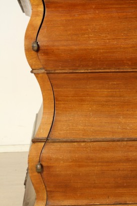 Dresser with mirror, driven on the front foot moved, carved feet, two doors, six drawers, marble top, shaped mirror bevelled mirror carved ebonized instruments