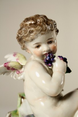 Porcellana Capodimonte, particolare putto