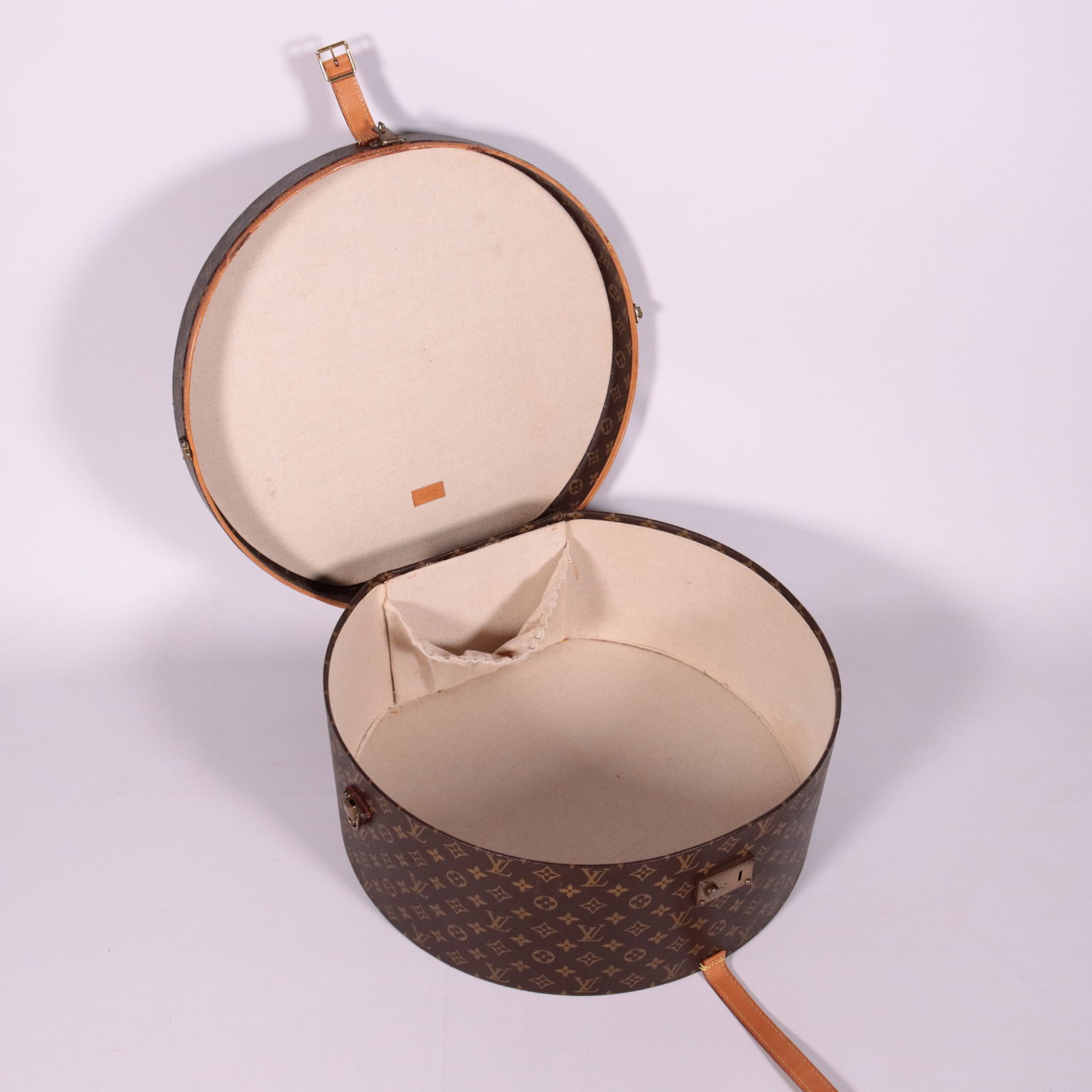 Louis Vuitton x The French Company Boite Chapeaux Round Hat Box