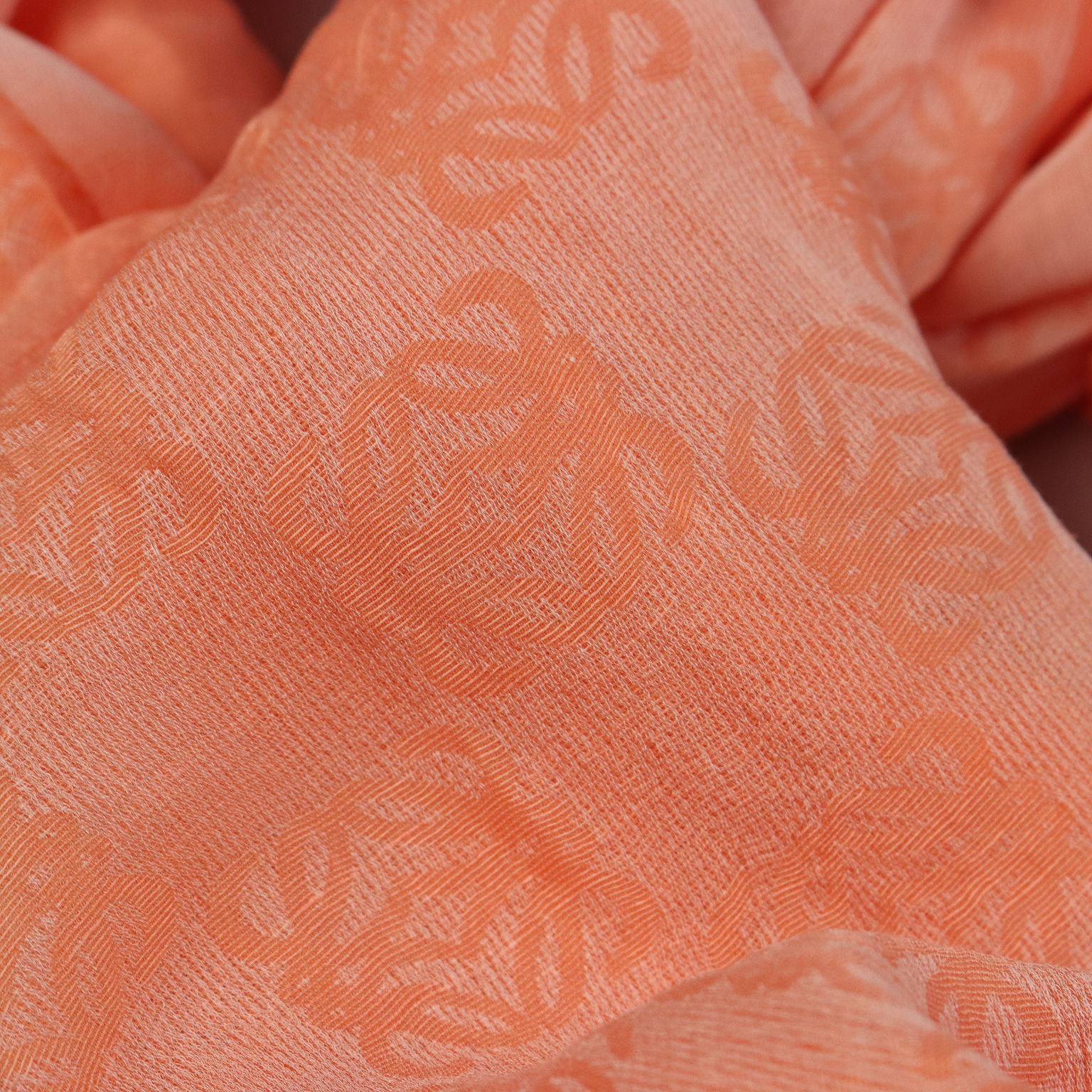 Loewe Second Hand Schal aus Seide und Leinen Spanien