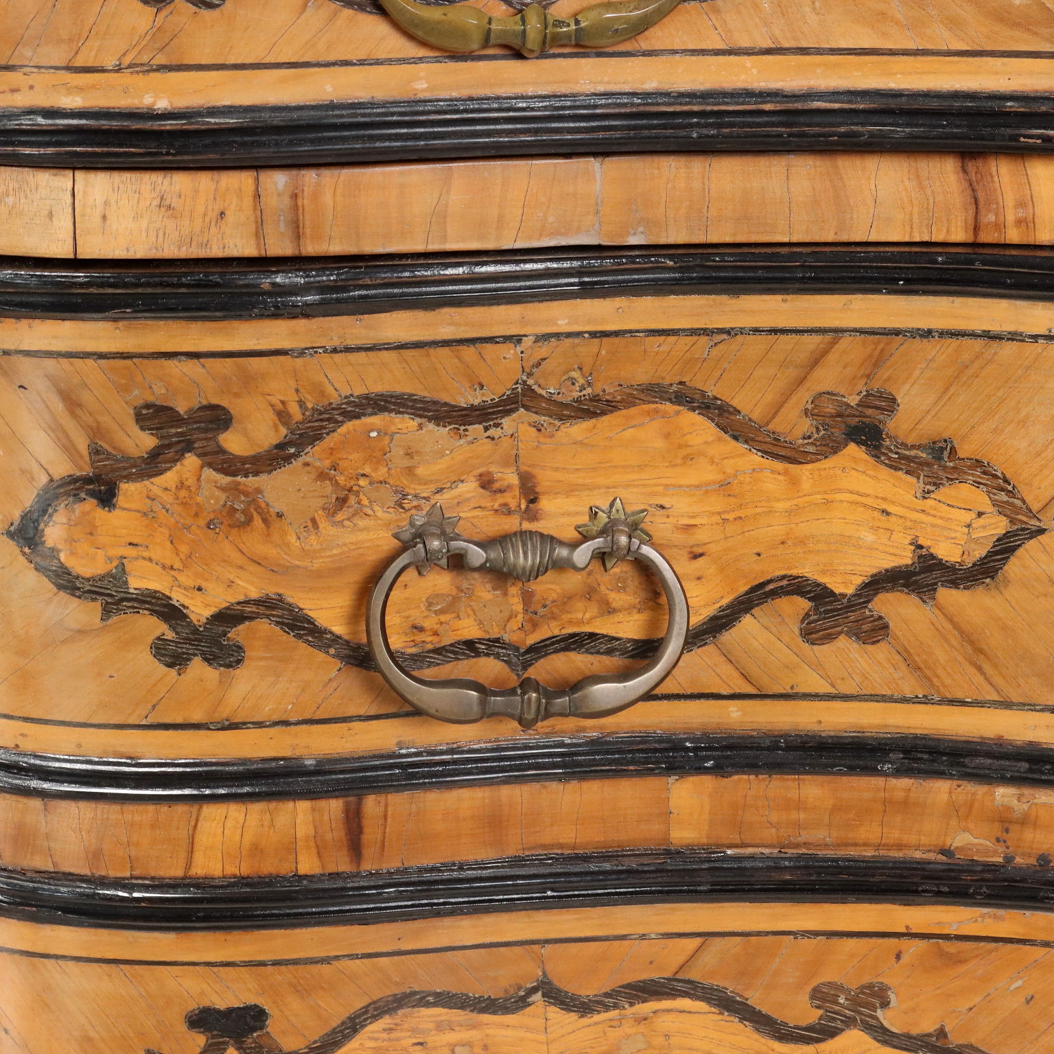 Antique Baroque Chest of Drawers Various Wood Essences XVII Century
