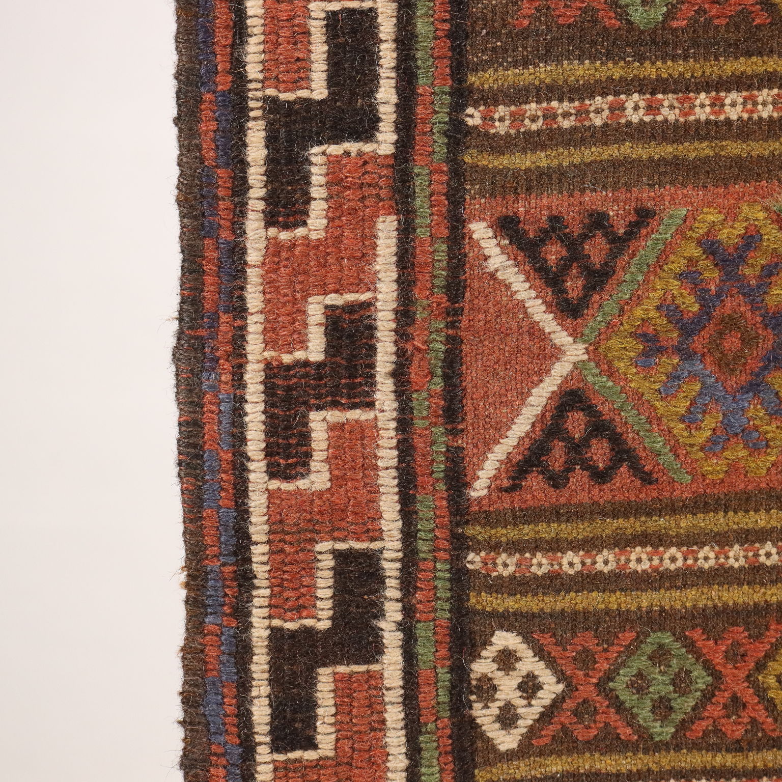 Antiker Asiatischer Teppich aus Wolle Großer Knoten 233 x 124 cm