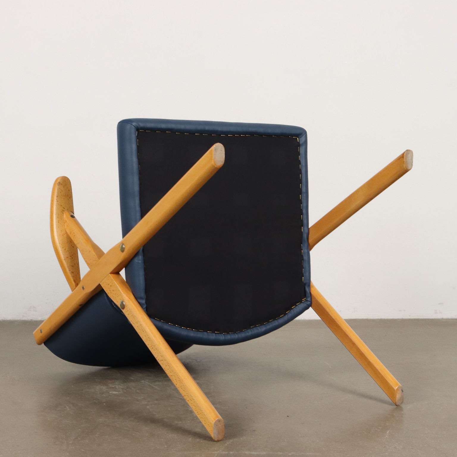 Paar Vintage Sessel aus Kunstleder und Buchenholz 50er-60er Jahre